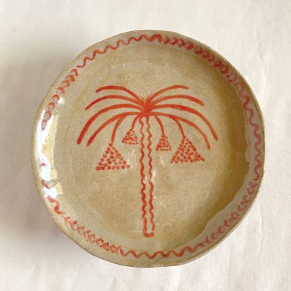 The palm tree with triangular earrings Plate